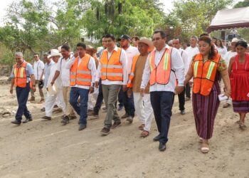 Inicia Salomón Jara pavimentación del camino a Santa María Jicaltepec con inversión de 17.6 mdp