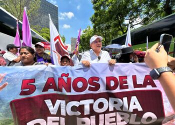 Muestran oaxaqueños su apoyo a AMLO