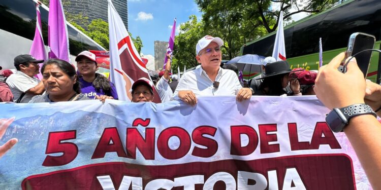 Muestran oaxaqueños su apoyo a AMLO