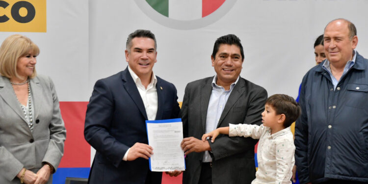 ESENCIAL, APERTURA DE PARTIDOS PARA QUE CIUDADANÍA DEFINA AL RESPONSABLE DE CONSTRUIR EL FRENTE AMPLIO POR MÉXICO: ALEJANDRO MORENO