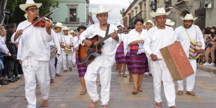 Inicia la histórica Guelaguetza 2023 con el  programa Expresiones Artísticas y Culturales