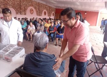Un éxito Jornada de Donación de lentes para vista cansada en Xoxocotlán