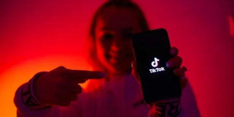 Más de 18 millones desconocen que tienen dinero en una afore; localiza tu cuenta