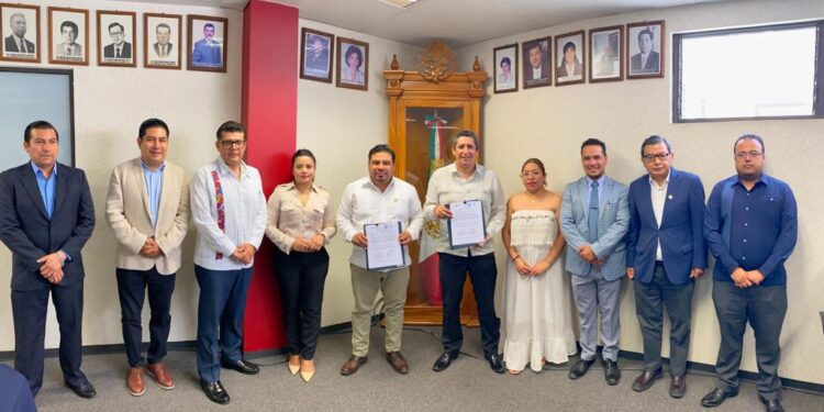 Firma convenio de colaboración FGEO con la Benemérita Universidad de Oaxaca