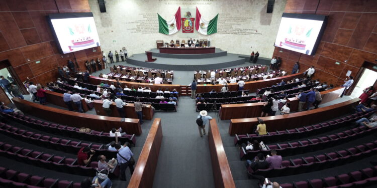 Congreso avala cambio de regidor en Santiago Llano Grande
