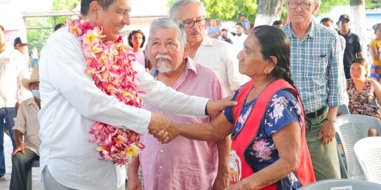 Refrenda Gobierno de Oaxaca compromiso con el sector agrícola, pesquero y acuícola de Ixhuatán