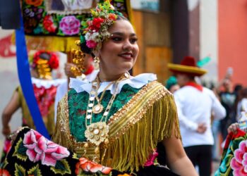 Alegría, fiesta y color en la cuarta presentación de Expresiones Artísticas y Culturales