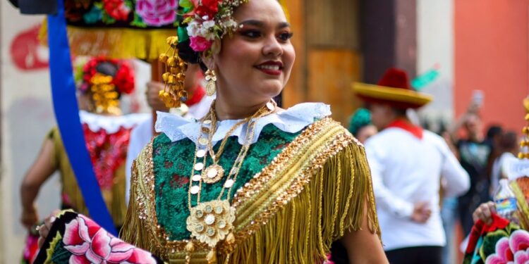 Alegría, fiesta y color en la cuarta presentación de Expresiones Artísticas y Culturales