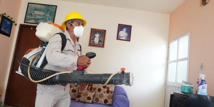 Garantiza SSO uso de insumos de calidad para el control del dengue