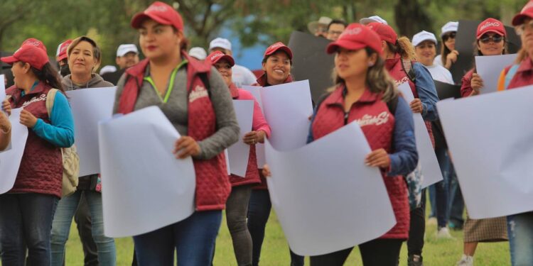 DESDE EL CERRO DE LA ESTRELLA SE ESCUCHÓ: MEJOR MARCELO