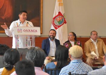 Atiende Gobierno del Estado a víctimas y familiares de fallecidos en accidente de Magdalena Peñasco