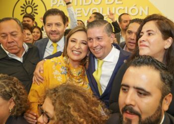 Abraza Xóchitl Gálvez solidaridad del PRD 