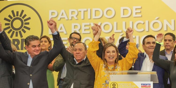 ‘Vamos contigo’: PRD da respaldo oficial a Xóchitl Gálvez para candidatura del Frente Amplio