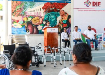 Cuida DIF Oaxaca a personas que requerían aparatos funcionales o de movilidad de la región Istmo