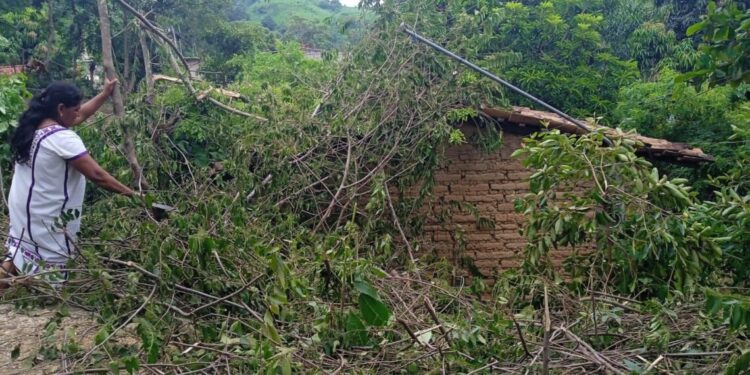 Protección Civil monitorea regiones de la Costa y Mixteca, ante fuertes lluvias