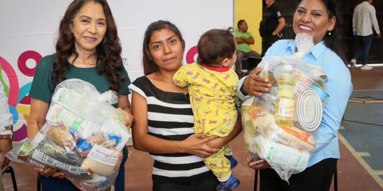 Fortalece DIF Oaxaca alimentación de mujeres embarazadas y niñez en periodo de lactancia de Santa María Atzompa