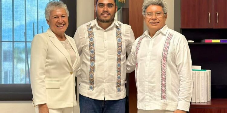 Realiza SEP Oaxaca toma de protesta a nuevo rector de la UTSSO