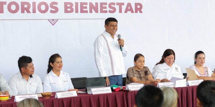 Ofrece Salomón Jara trabajo e inversiones para que Santa Lucía Miahuatlán despunte en desarrollo