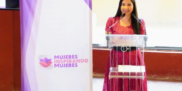 Impulsa el Gobierno de Oaxaca liderazgo de mujeres en las ocho regiones