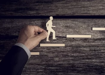 Cómo avanzar en tu carrera sin necesidad de cambiar de trabajo