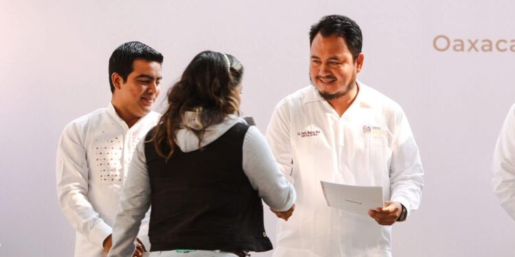 Ubicación de docentes con base en necesidades educativas y sin favoritismos: IEEPO