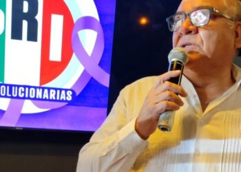 Se reúne Javier Villacaña con militantes de San Andrés Ixtlahuaca