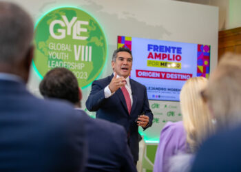 EXPONE ALEJANDRO MORENO MISIÓN DEL FRENTE AMPLIO ANTE EL CONGRESO MUNDIAL DE JÓVENES