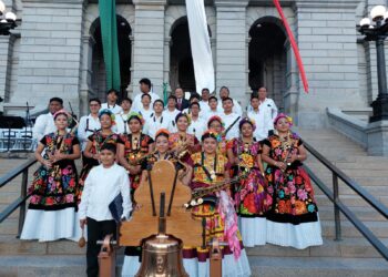 Promueve Banda Filarmónica Sandunga cultura musical de Tehuantepec en Denver
