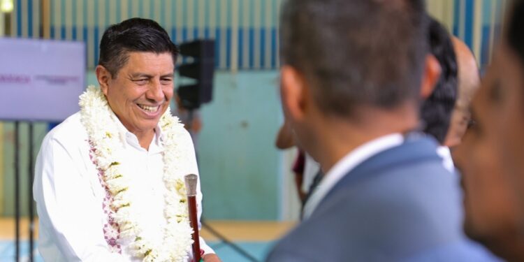 Sacaremos del abandono a San Pedro Yolox: Salomón Jara Cruz