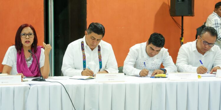 Ratifican Gobierno de Oaxaca y SEP compromiso con la educación de la entidad
