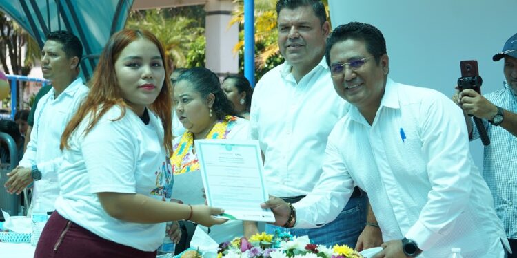 Con entrega de certificados celebra IEEA 42 años de servicio
