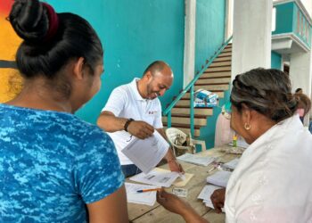 Lleva IFPA módulo de credencialización a artesanas de San Juan Colorado