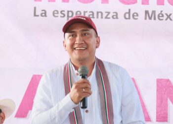 Caminar organizados propone Nino Morales a pueblos de la Sierra Sur