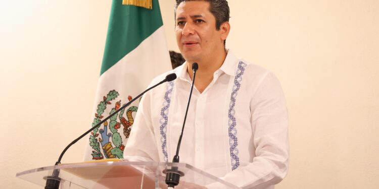 Inaugura Fiscal de Oaxaca, Bernardo Rodríguez Alamilla Congreso Nacional de Unidades de Inteligencia Antilavado de Dinero 