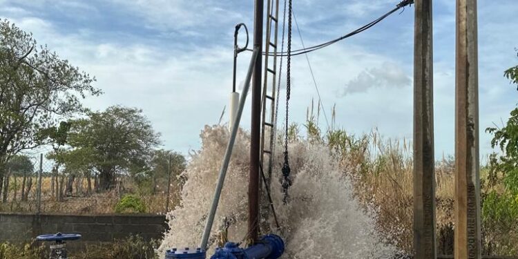 Trabaja Ceabien para un mejor suministro de agua potable en Salina Cruz