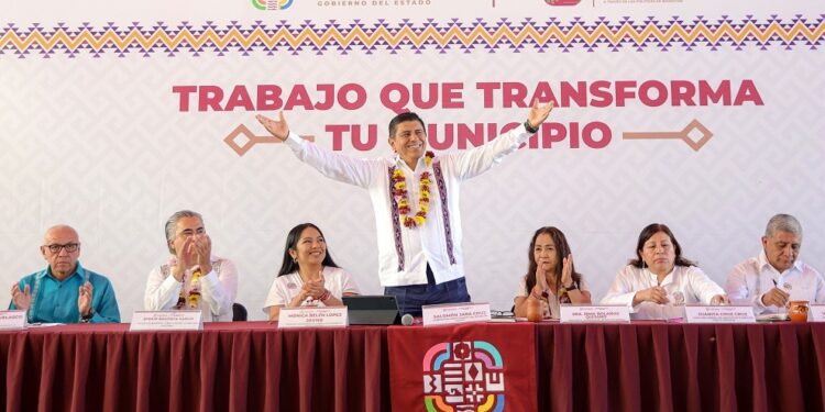 Lleva Gobierno de Oaxaca apoyos por 16.3mdp para habitantes de Santiago Chazumba