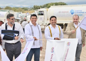 Arranca Gobierno estatal Juntos Llevamos Vida, distribución de agua potable para las familias oaxaqueñas
