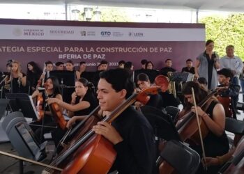 El Semillero Orquesta Jóvenes Líderes y el Ensemble Mik Nawooj fusionan música clásica y hip hop en el 51 Festival Internacional Cervantino