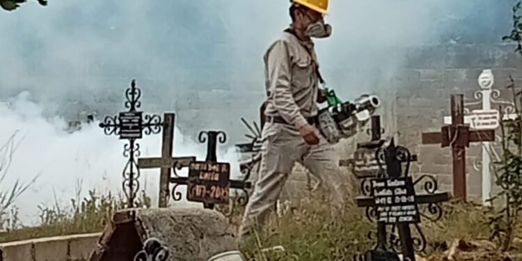 Previo a celebración de Día de Muertos, realiza SSO acciones de termonebulización y visitas de verificación en panteones