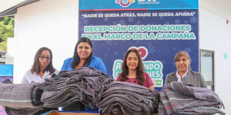 Se suma la Coordinación de Comunicación Social a la campaña Abrigando Corazones