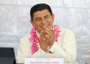 Llegan a Sebastián Tutla mejoras en salud, educación y alumbrado público