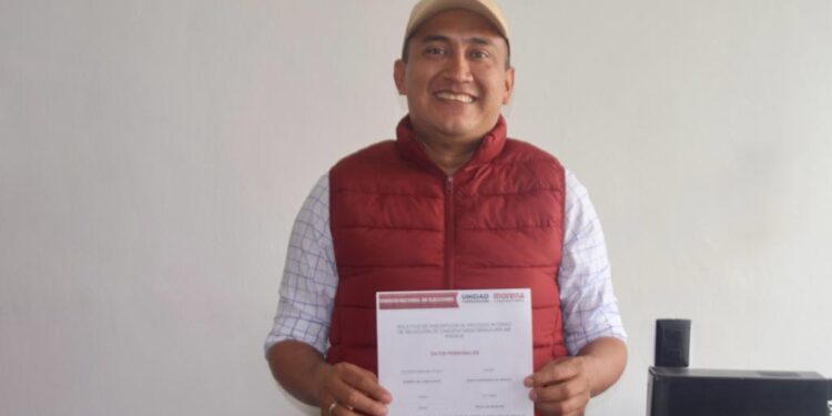 Se registra Nino Morales, busca el Senado de la República