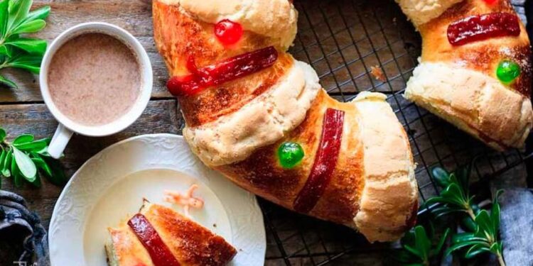 Panadería de la DEMA elabora y vende tradicional Rosca de Reyes