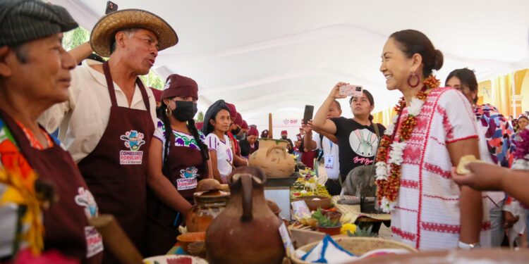 Realiza DIF Oaxaca Feria Regional Gastronómica de la Mixteca
