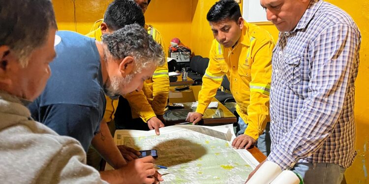 Pone en marcha Coesfo plan de combate de incendio en San Lucas Quiaviní