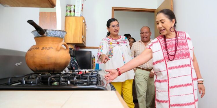 Equipa DIF Oaxaca Casa de Día para personas adultas de San Lorenzo Cacaotepec