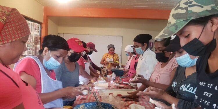 Capacitará Icapet a personal del sector turístico y habitantes de la Costa