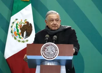 AMLO acusa a líderes de Marcha por Democracia de fraude electoral y corrupción