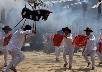 Lanza Seculta convocatoria para elegir delegaciones que participarán en la Guelaguetza 2024