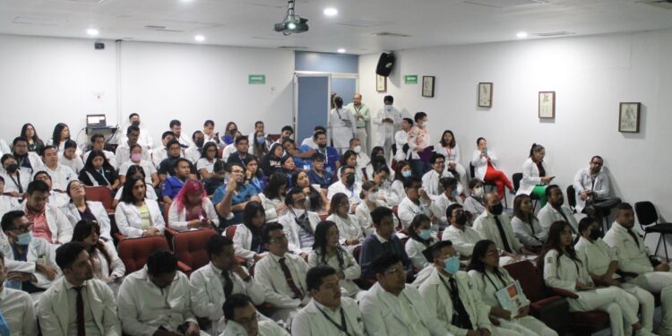 Garantizan apoyo emocional a personas hospitalizadas en Hospital Doctor Aurelio Valdivieso